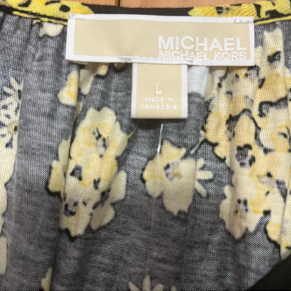 Michael Michael Kors Black/Yellow Bell Sleeve Top Size Large NWT - Picture 8 of 13